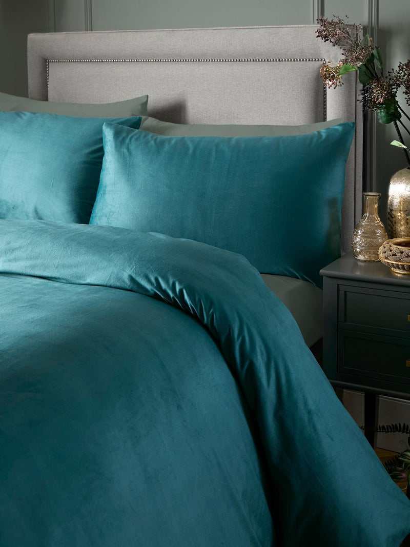Laurence Llewelyn-Bowen teal Montrose velvet duvet cover set, UK version