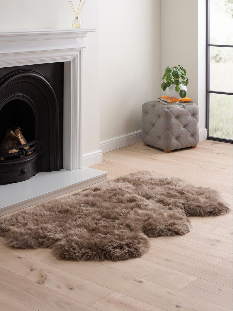 Hanlin taupe sheepskin wool rug, UK version