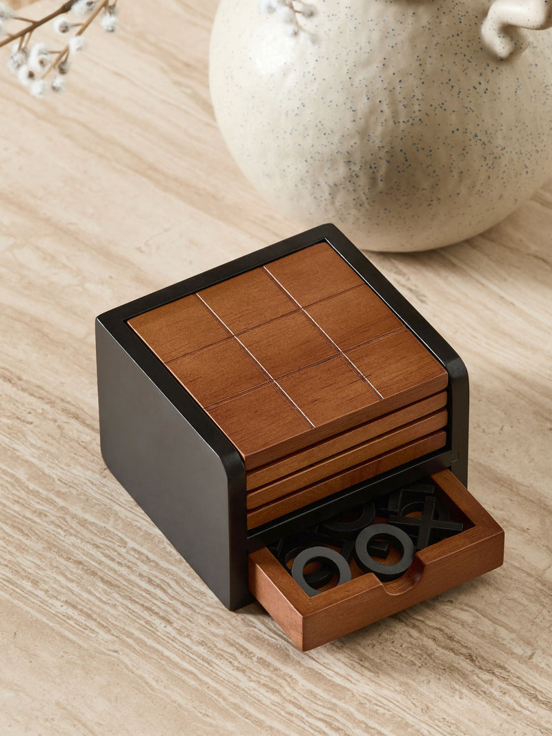 Natural Bronx noughts and crosses wooden coasters (British brand)