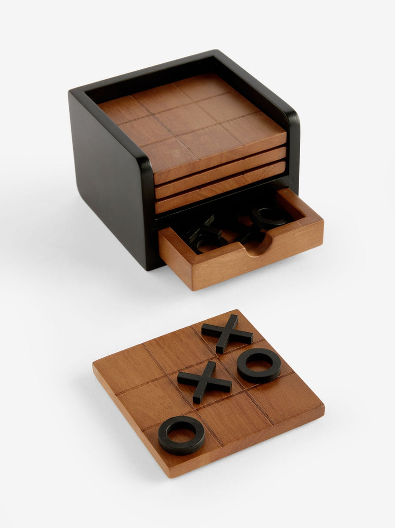 Natural Bronx noughts and crosses wooden coasters (British brand)