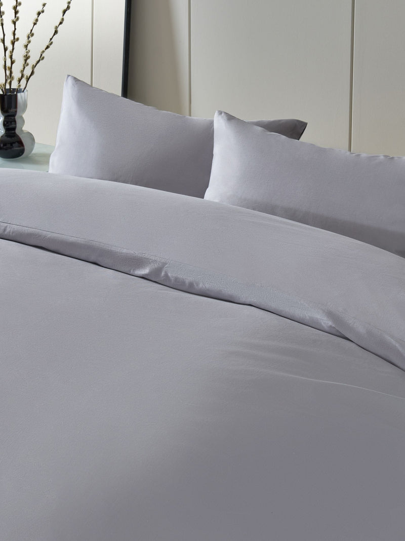 Silver 144 thread count duvet cover and pillowcase set (British brand)