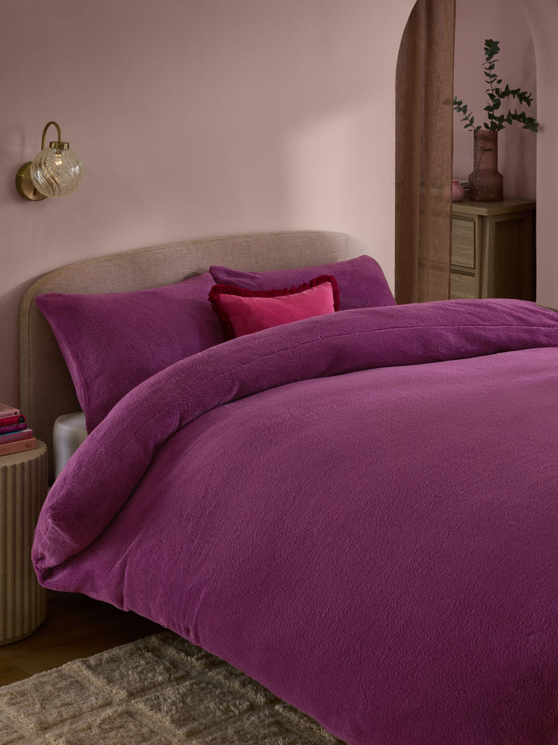 Dark pink teddy fleece duvet cover and pillowcase set - British product
