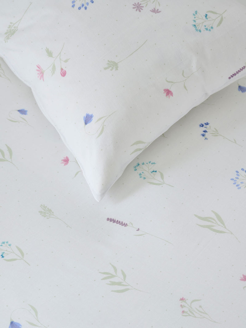 White sage green floral fitted sheet and pillowcase set single (British brand)