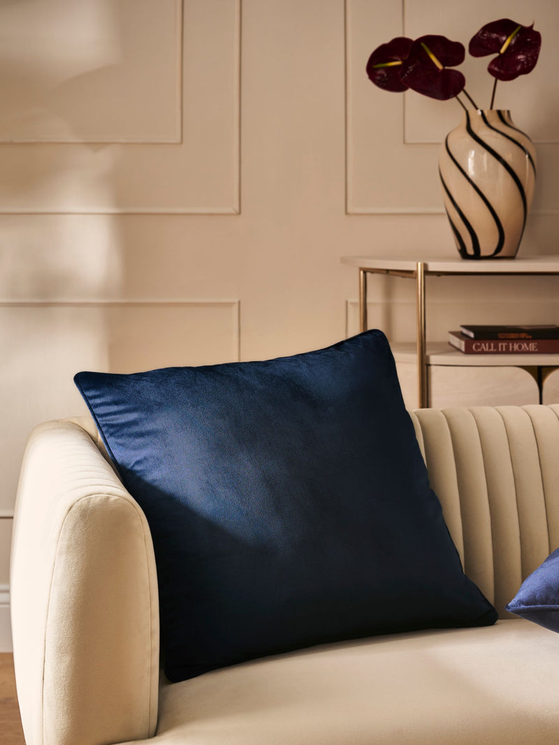 Velvet cushion navy 59x59cm, UK version
