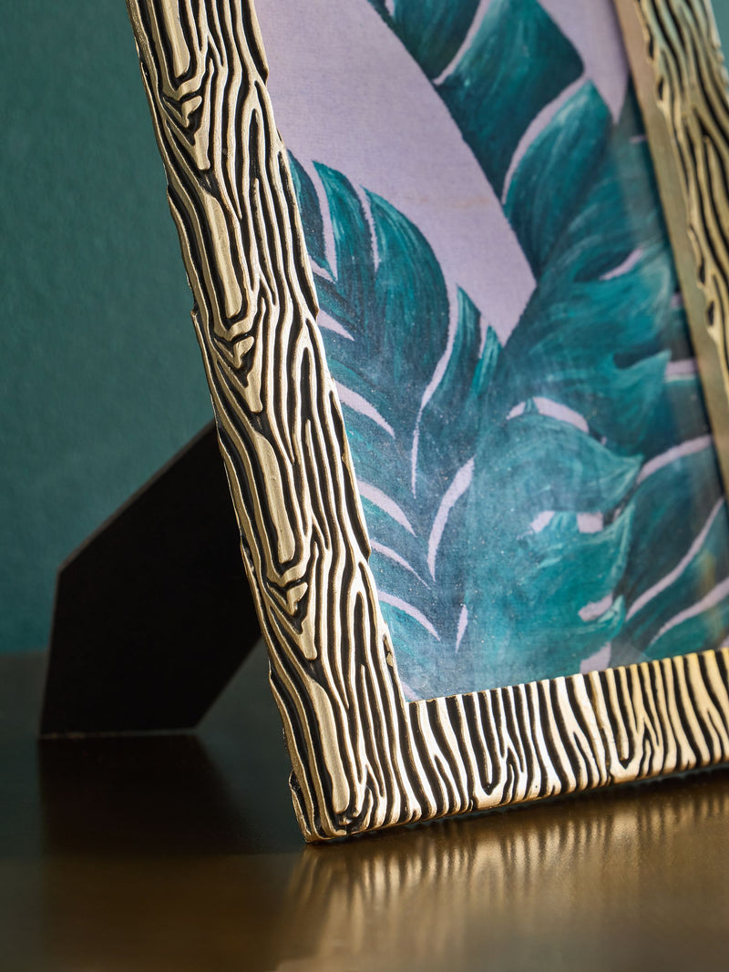 Gold animal pattern texture photo frame, UK version