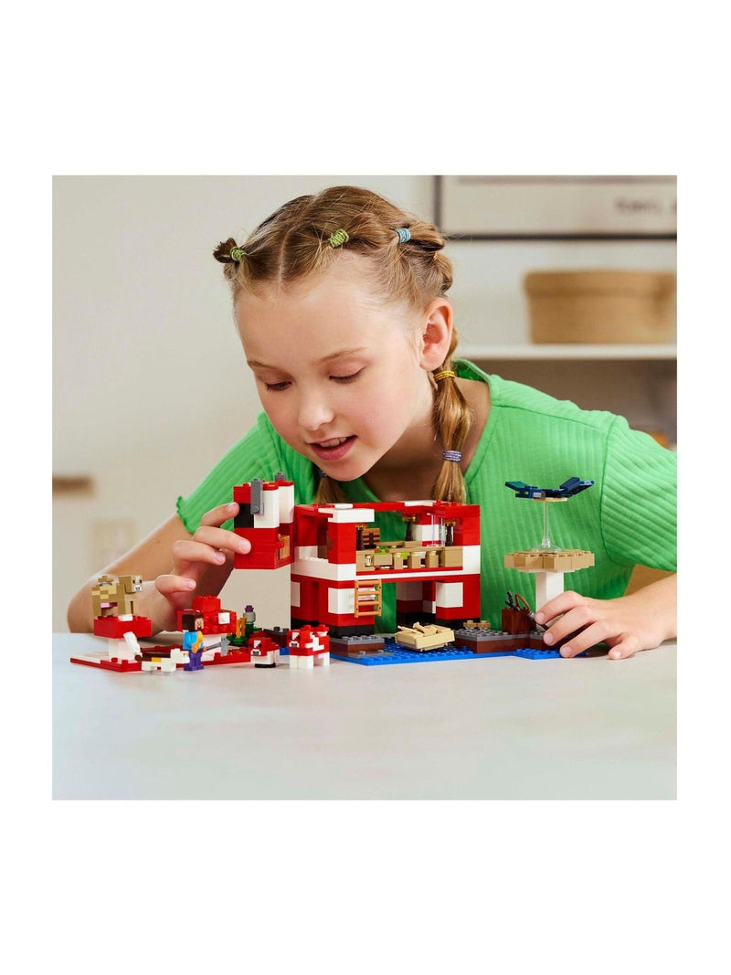 LEGO Minecraft Mooshroom House playset (British brand)
