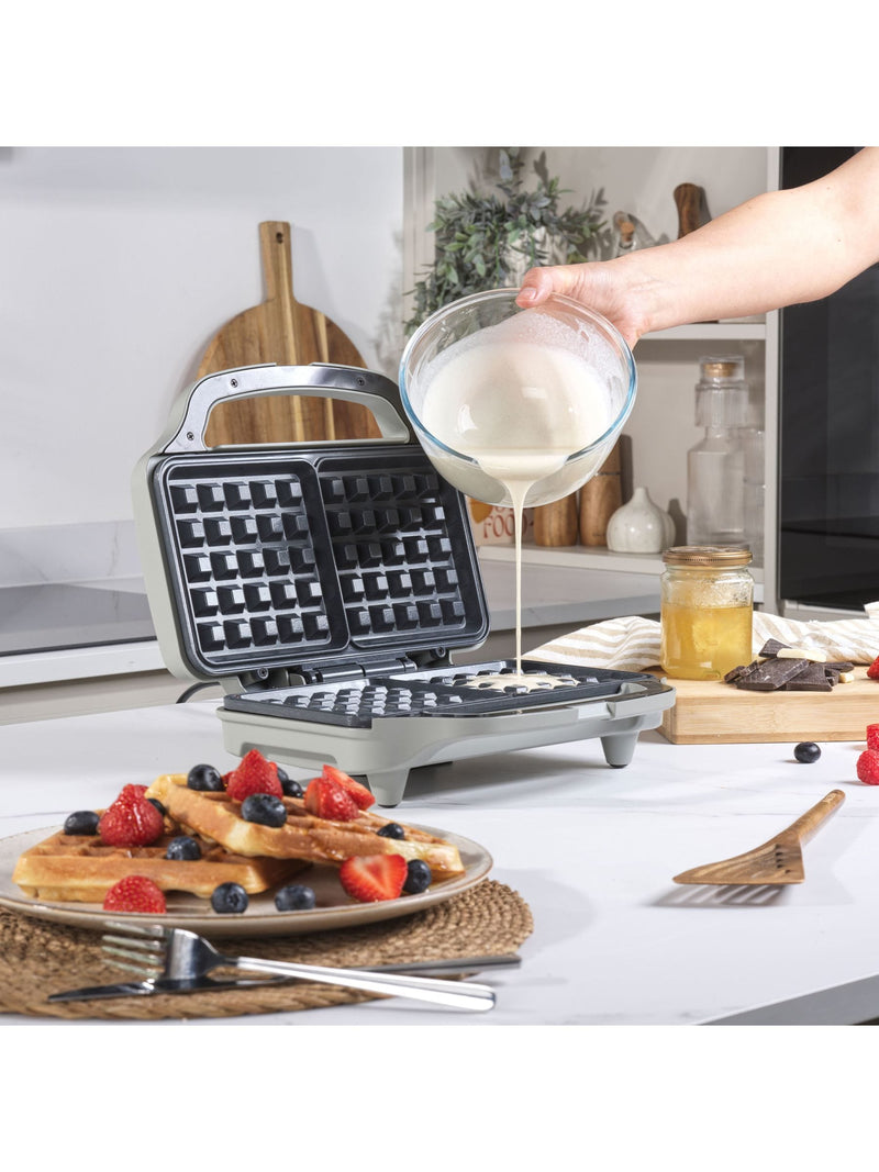Salter Black Kuro waffle maker (British brand)