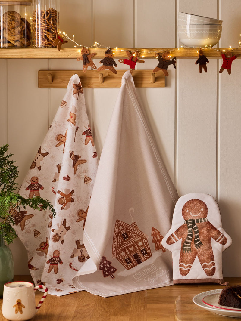 Natural Christmas gingerbread oven mitt and tea towel bundle (British brand)