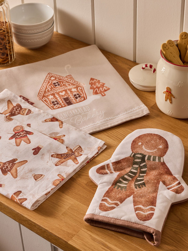 Natural Christmas gingerbread oven mitt and tea towel bundle (British brand)