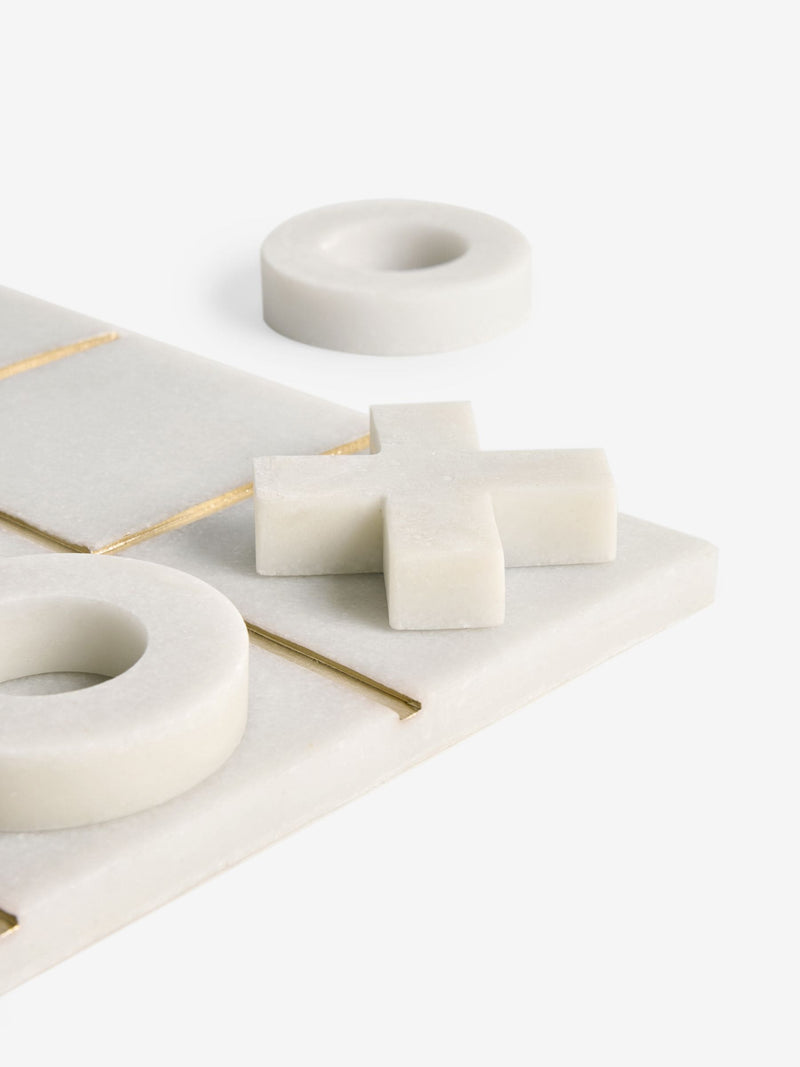 White gold noughts and crosses game (British brand)