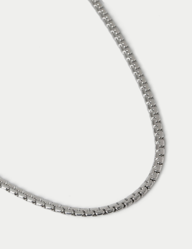 Stainless steel detailed chain necklace (British brand)