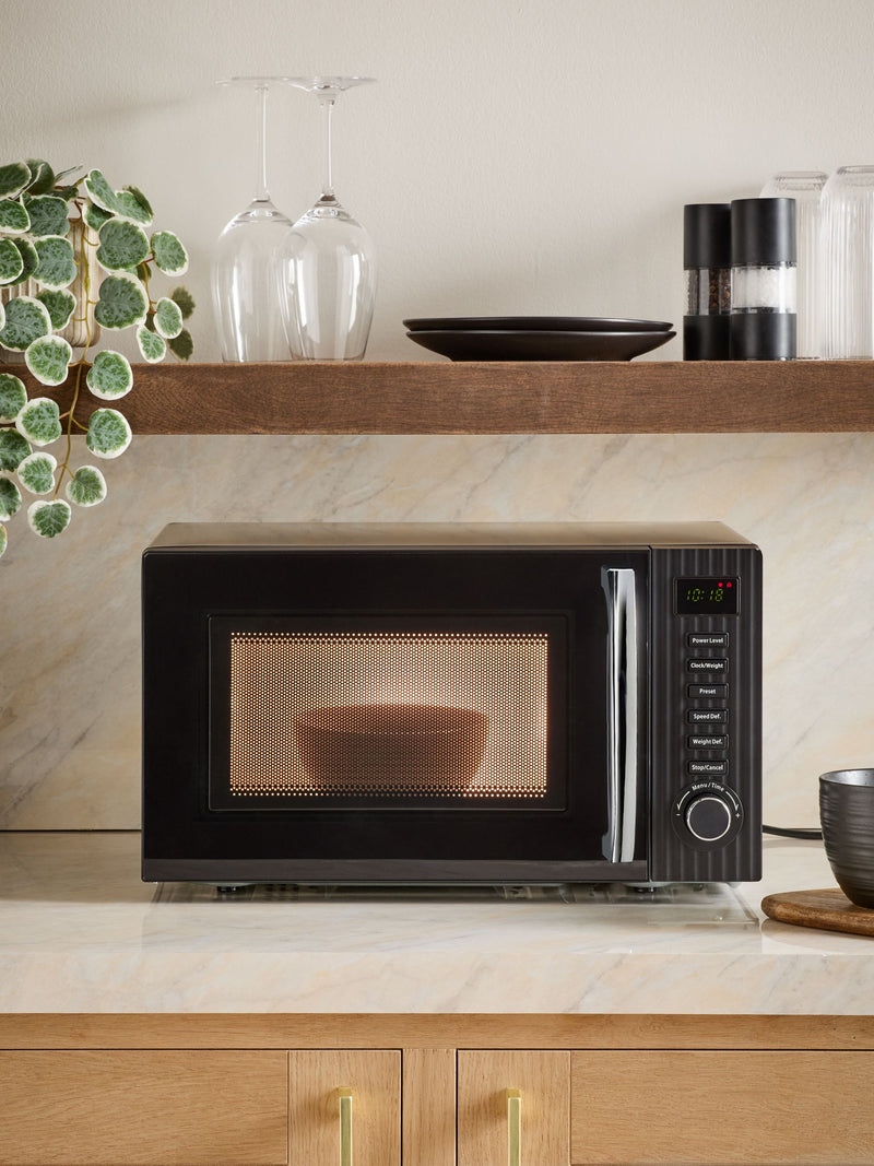 Black Sleek 700W 20L microwave oven - British product