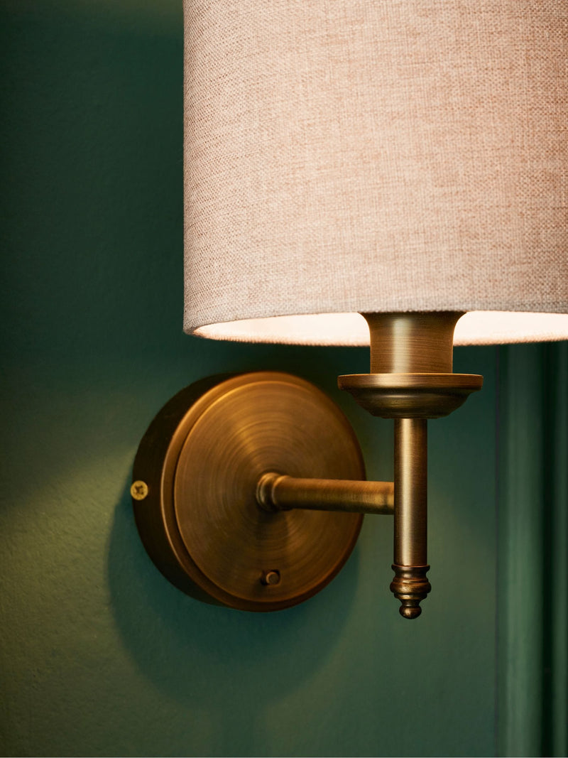 Bronze Upton 1 light wall light - British product