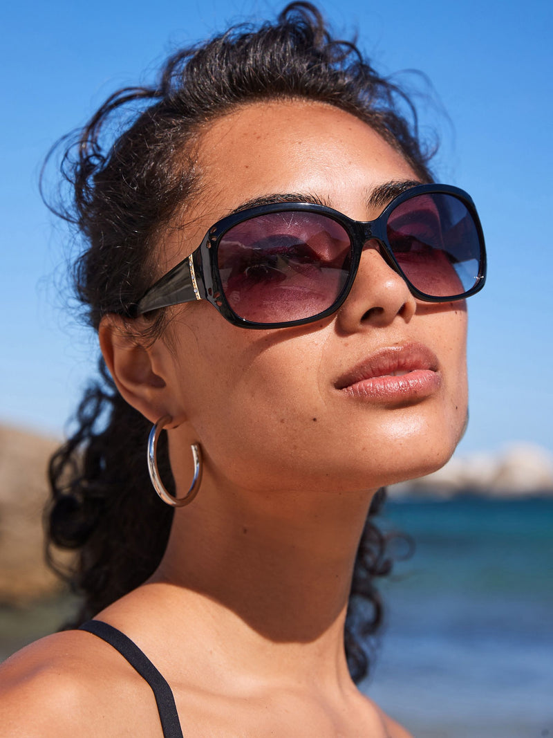 Lunettes de soleil effet ombré noir avec détail découpé - Produit britannique