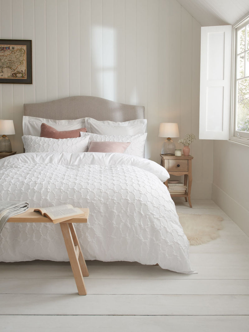 White textured embossed duvet cover and pillowcase set (British brand)