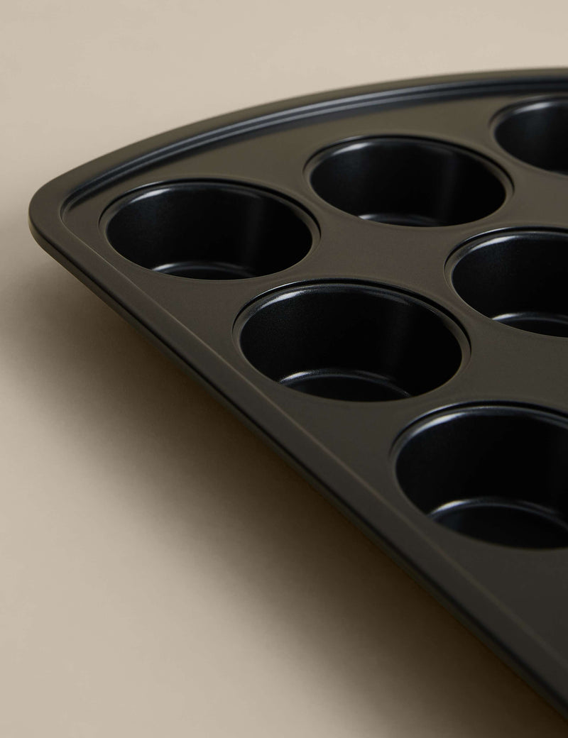 Carbon steel non-stick muffin tray 12 cups, UK version