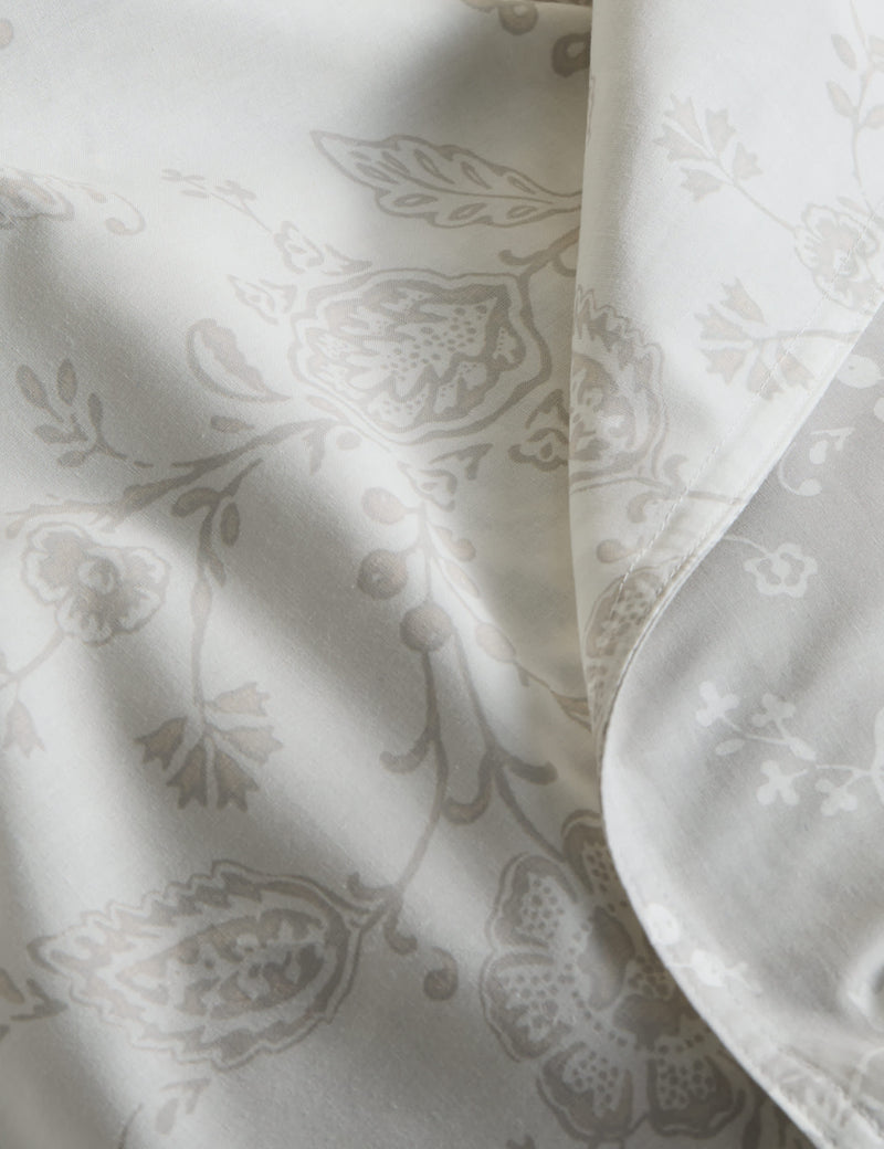 Cotton rich trailing floral bedding set, imported from the UK