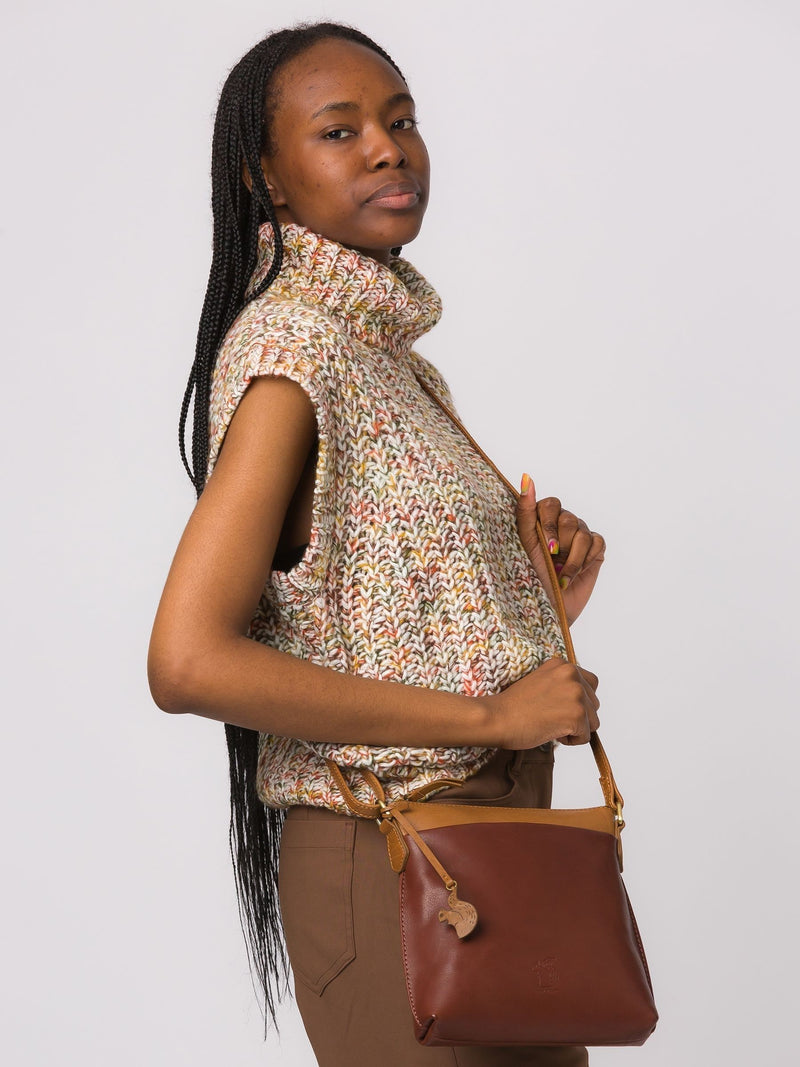 Conkca London Leder Umhängetasche in Conker Brown (britische Marke)