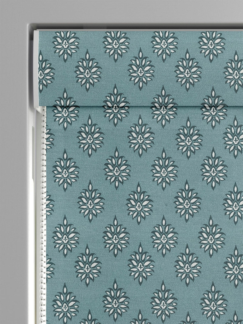Laura Ashley blaues Gower-Römischrollo, UK-Version