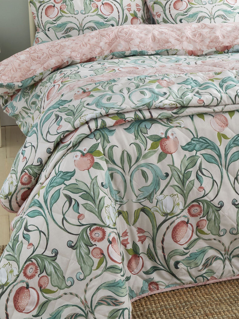 Catherine Lansfield Natural Clarence floral quilted throw, UK version