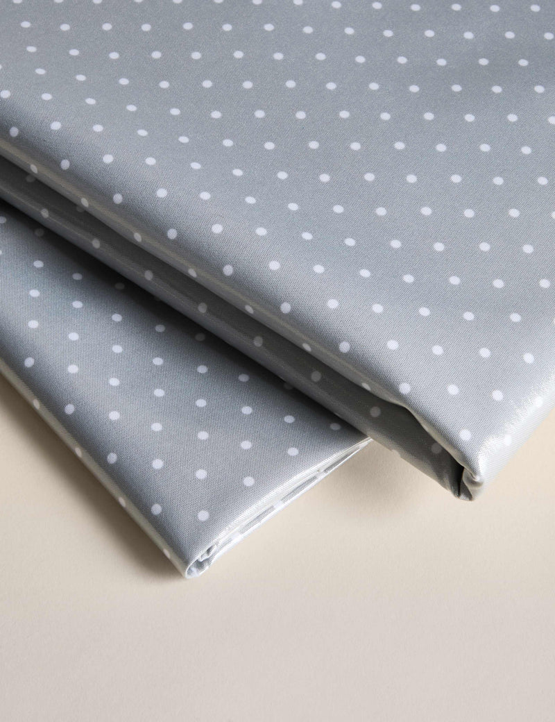 Dotted wipe clean tablecloth 140x230 cm - British product