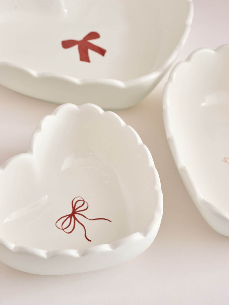 White heart shaped stacking nibble bowls set of 3 (British brand)