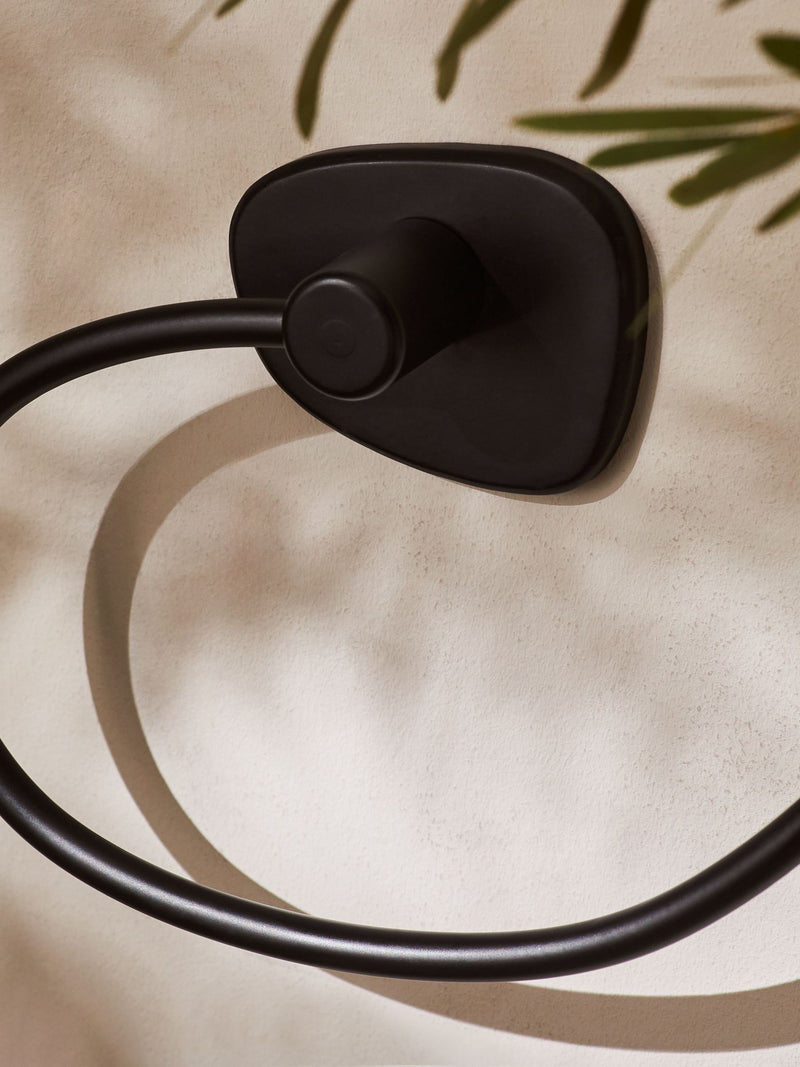 Black Pebble Towel Rail Ring 18x23x4cm - British product
