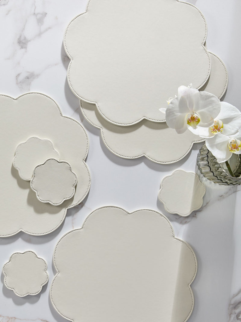 Cream flower faux leather placemats and coasters set, 8 pieces (British brand)