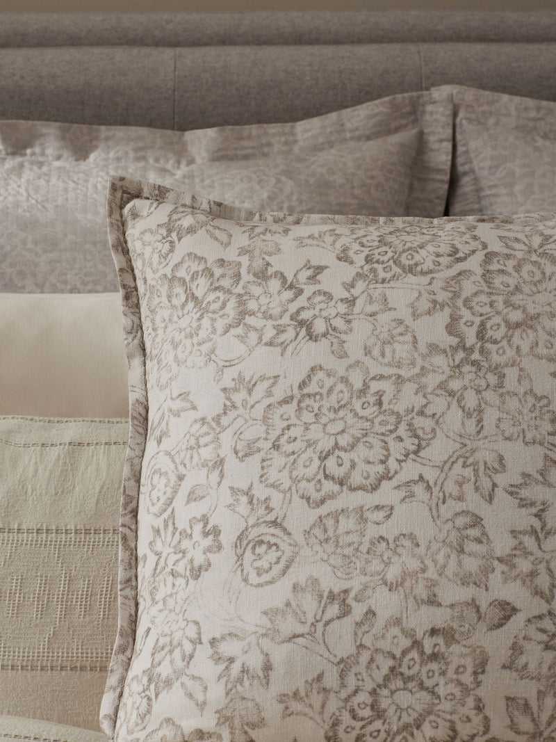 N. Premium floral woodblock cushion in natural colour 59x59cm, UK version