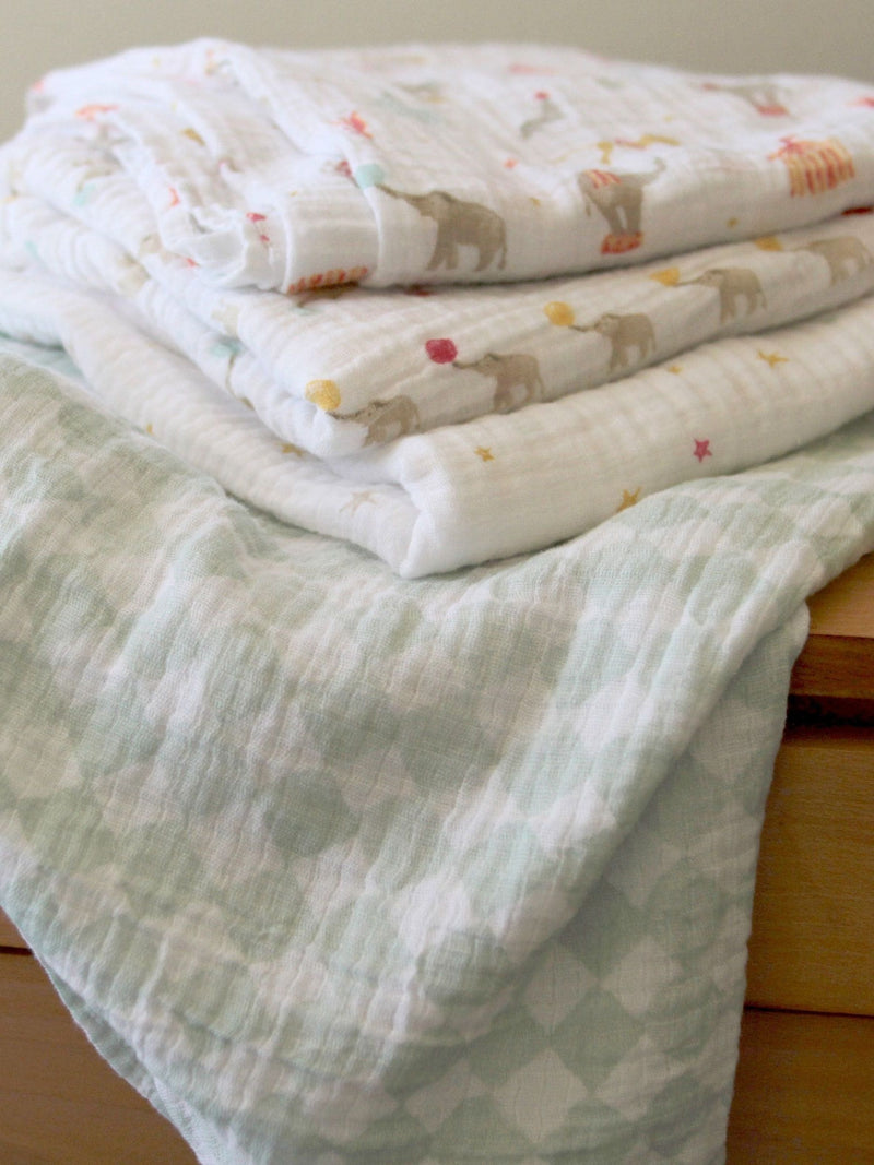 aden + anais muslin blankets Elephant Circus 4 pack, UK version
