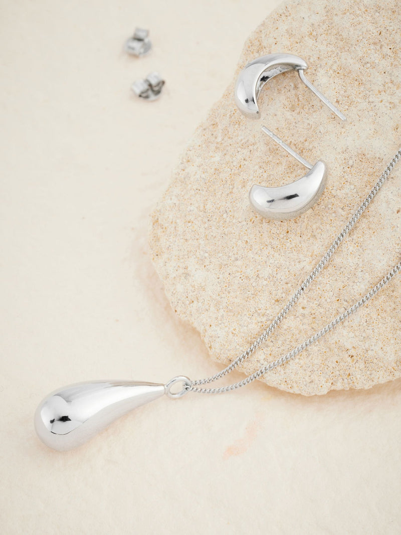 Sterling silver mini teardrop earrings 11mm x 6mm (British brand)