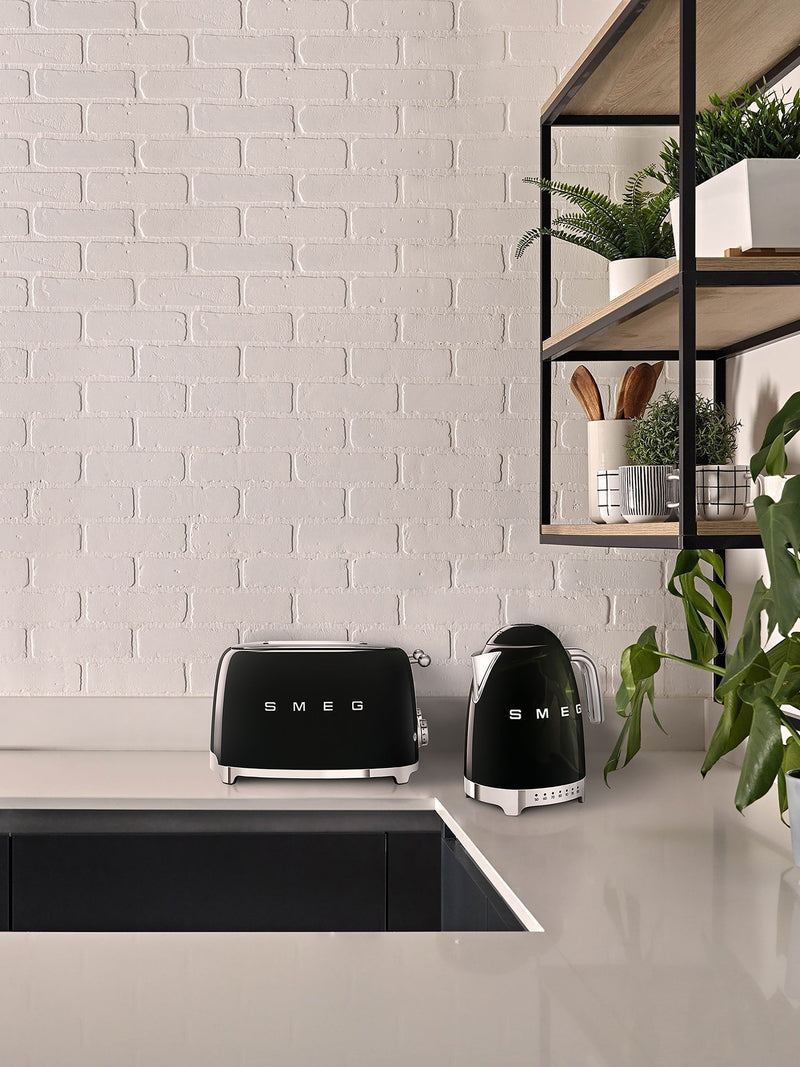 Smeg Black Kettle 1.7 Litre (British brand)