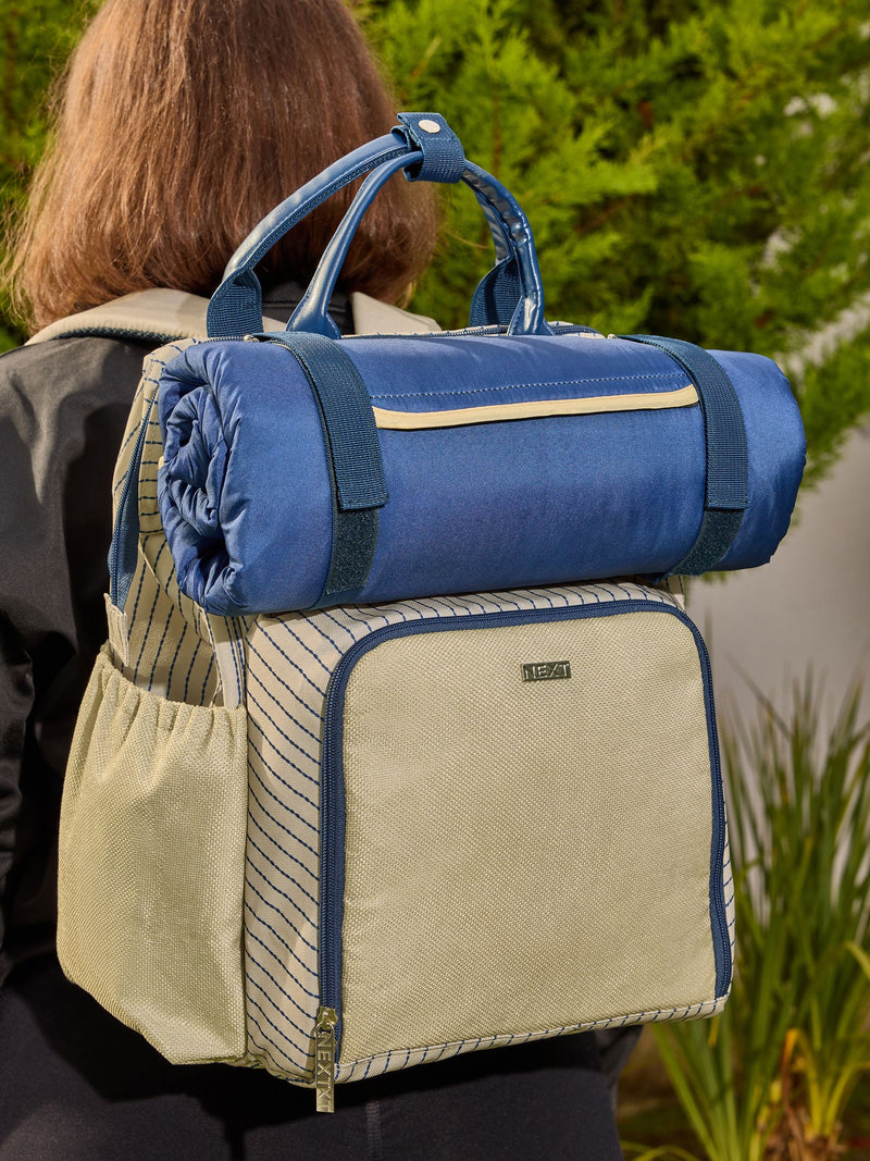 Blue and neutral Mediterranean picnic backpack for 4 persons - British product