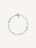 Armband mit silberner Optik und Knebelverschluss aus Messing