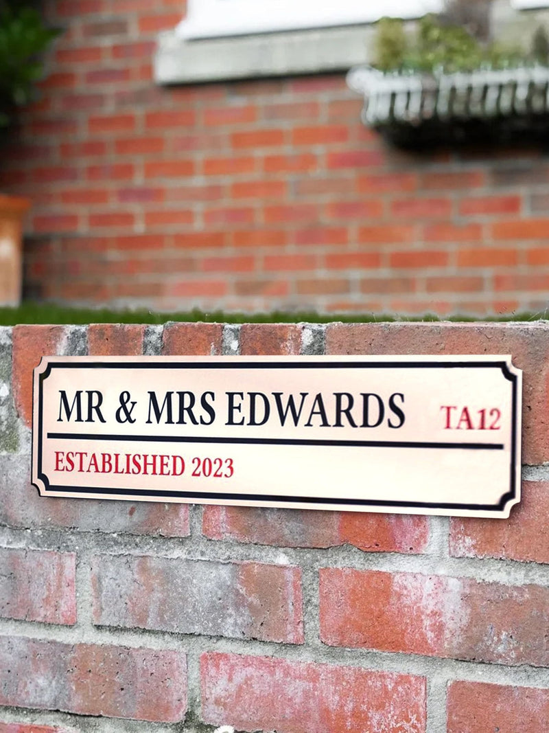 Jonnys Sister couple's street sign 48x12cm - British product