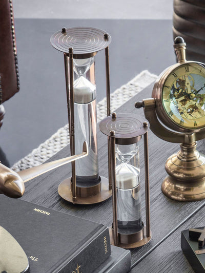 Next Libra Interiors Columbia Antique Brass Decorative Sand Timer - Acheter en ligne chez McGrocer