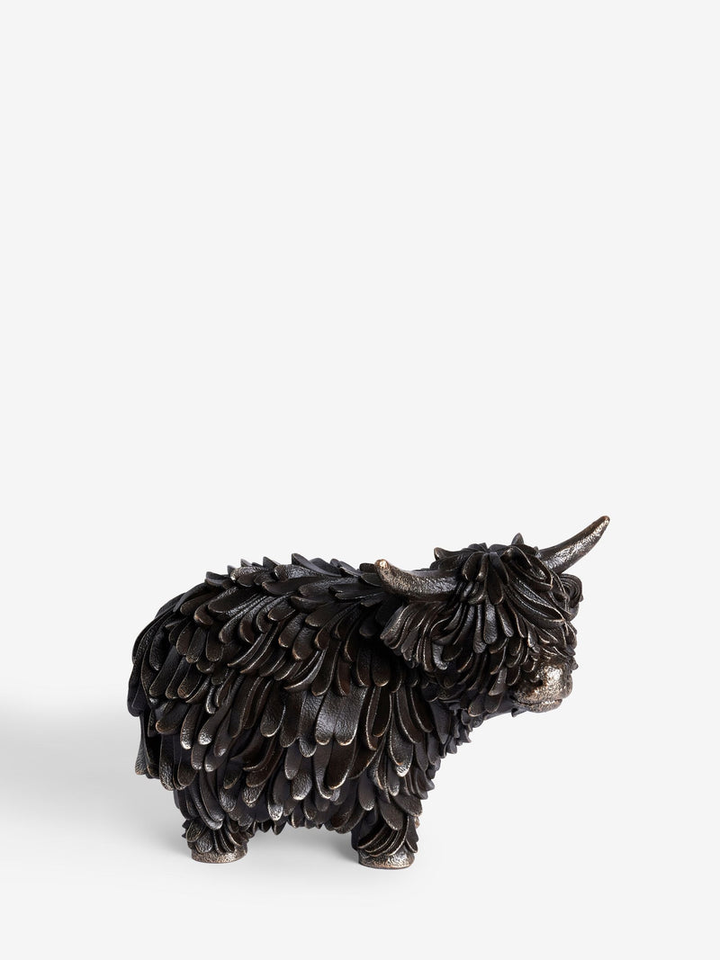 Large bronze Highland cow ornament Hamish - British product
