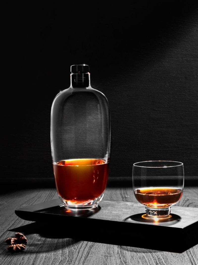 Nude Clear Malt Tall Whisky Bottle with Wooden Tray