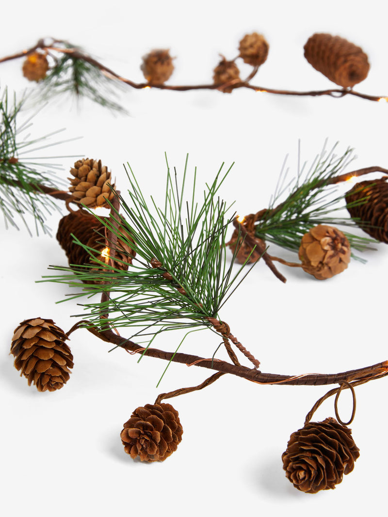 Lit pinecone Christmas garland 150cm - British product