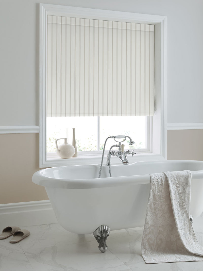 Laura Ashley Natural Farnworth roman blind, UK version