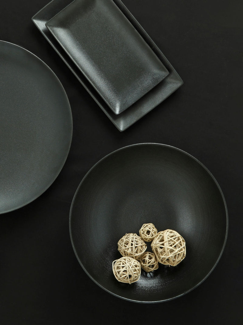 Maxwell & Williams Black Caviar serving bowl 30cm, imported from the UK