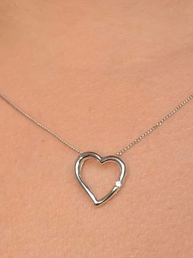 The Diamond Store white gold diamond heart pendant necklace 13cm (British brand)