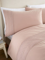 Catherine Lansfield Blush Broderie Anglaise dynetrekksett