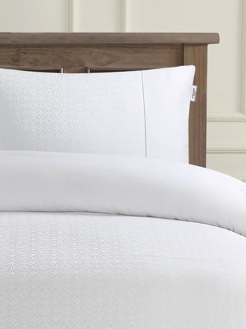 U.S. Polo Assn. bright white cotton jacquard duvet set (British brand)