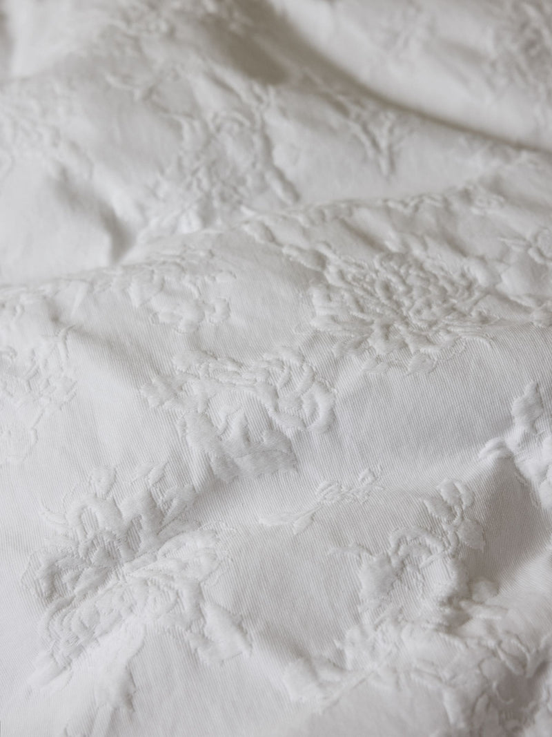 Shabby Chic by Rachel Ashwell white textured floral matelasse duvet cover set (British brand)