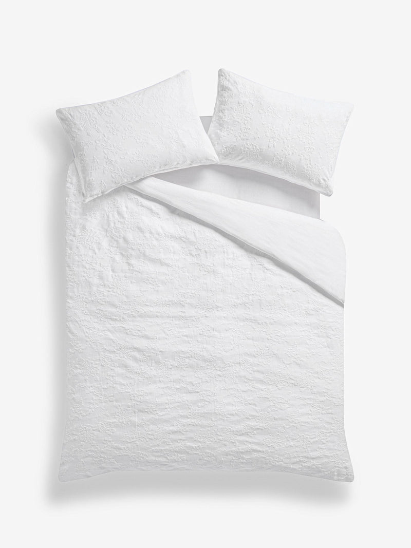 Shabby Chic by Rachel Ashwell white textured floral matelasse duvet cover set (British brand)