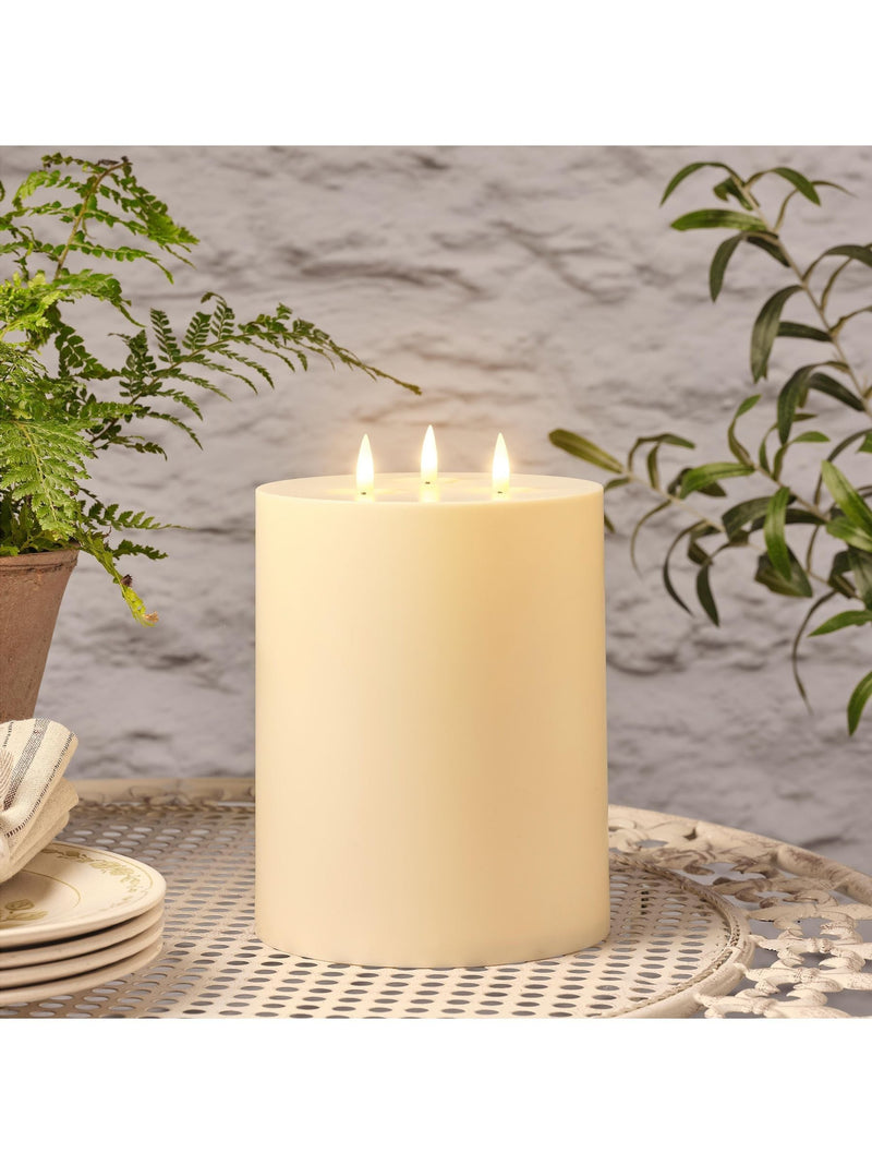 Lights4fun Natural 3 Wick Solar TruGlow Candle 20cm, UK version