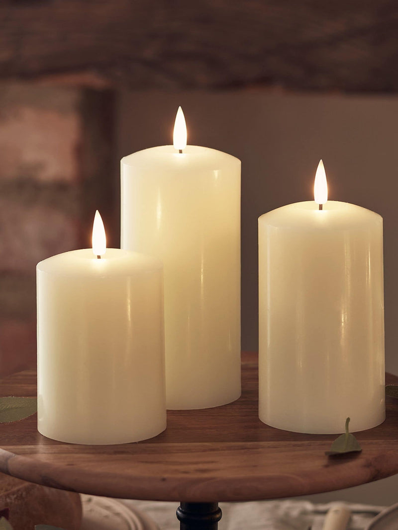 Lights4fun Natural TruGlow rechargeable LED pillar candle trio 15cm, UK version