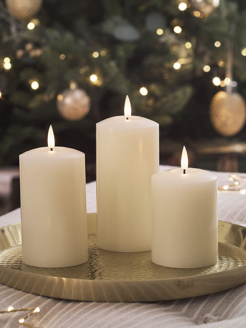 Lights4fun Natural TruGlow rechargeable LED pillar candle trio 15cm, UK version