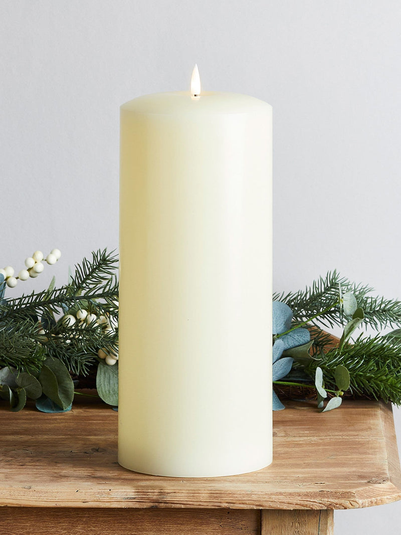 Lights4fun Natural TruGlow LED Chapel Candle 30cm, UK version